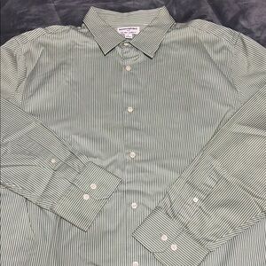 Banana Republic Green Dress Shirt Long-Sleeved